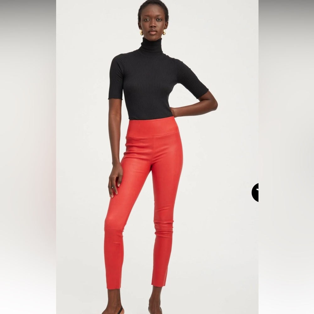 Red Ankle-Length Cropped Pants with Sleek Fit